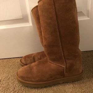 Ugg Women’s Classic Tall II Boots size 9